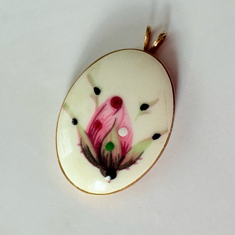 Vintage Pink and Green Floral Pendant Necklace - Picture 5 of 5